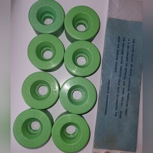 Green Suregrip Velvet Vintage Vanathane quad roller skate wheels